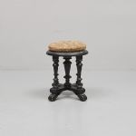 509657 Piano stool